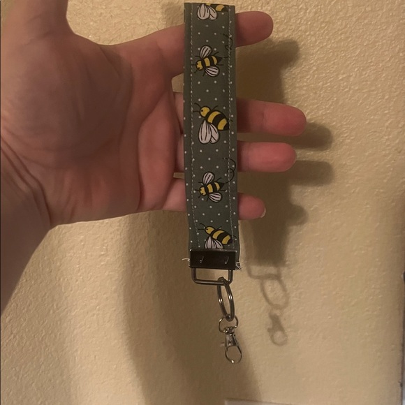 Homemade Bee Pattern Keychain Wristlet - Picture 3 of 4
